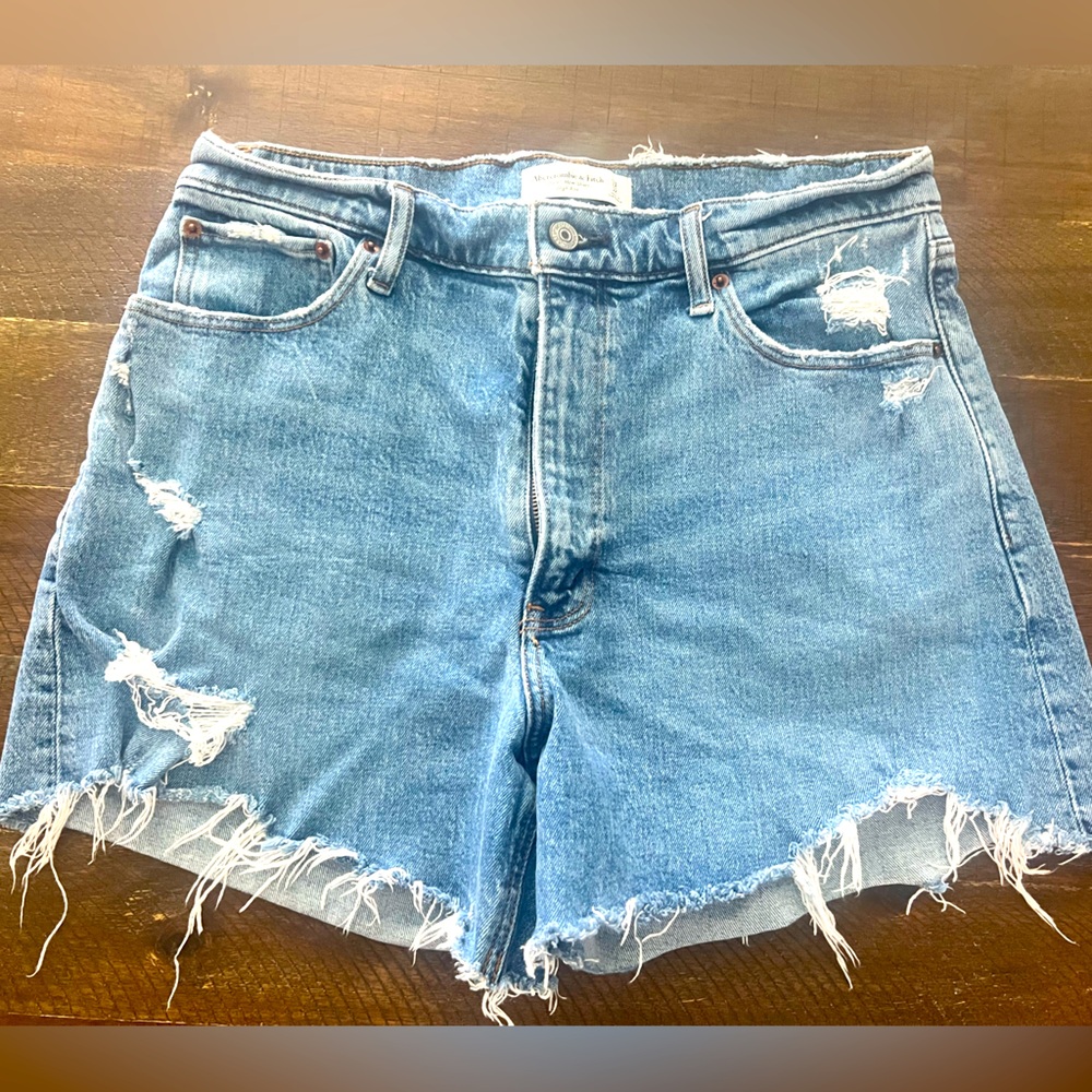 Abercrombie Curve Love Mom Short 31